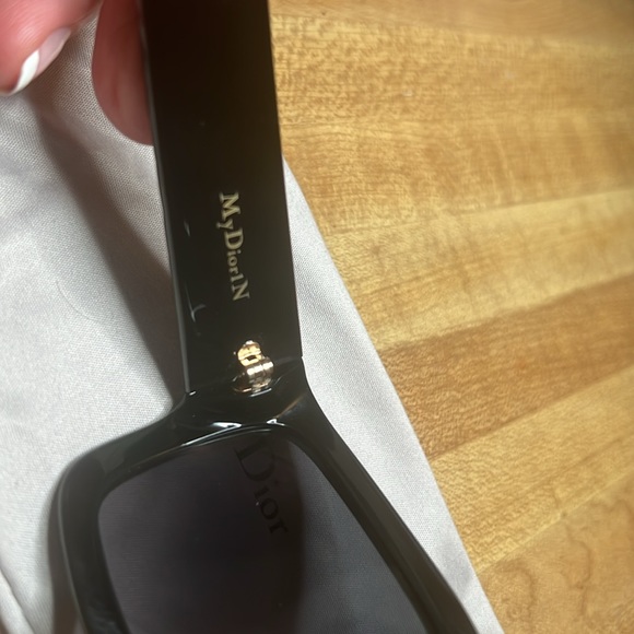 Dior woman’s sunglasses- with quilted arms main image 5